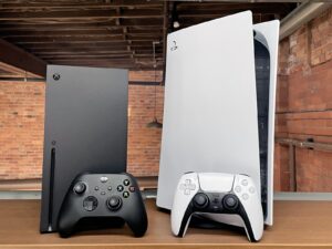 انتخاب بین PS5 و Xbox Series X/S: نکات مهم برای گیمرها